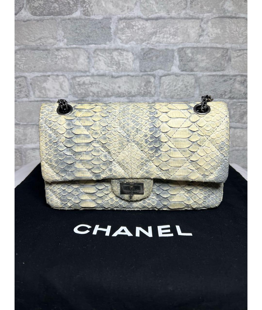 CHANEL Бежевая сумка через плечо из экзотической кожи, фото 9