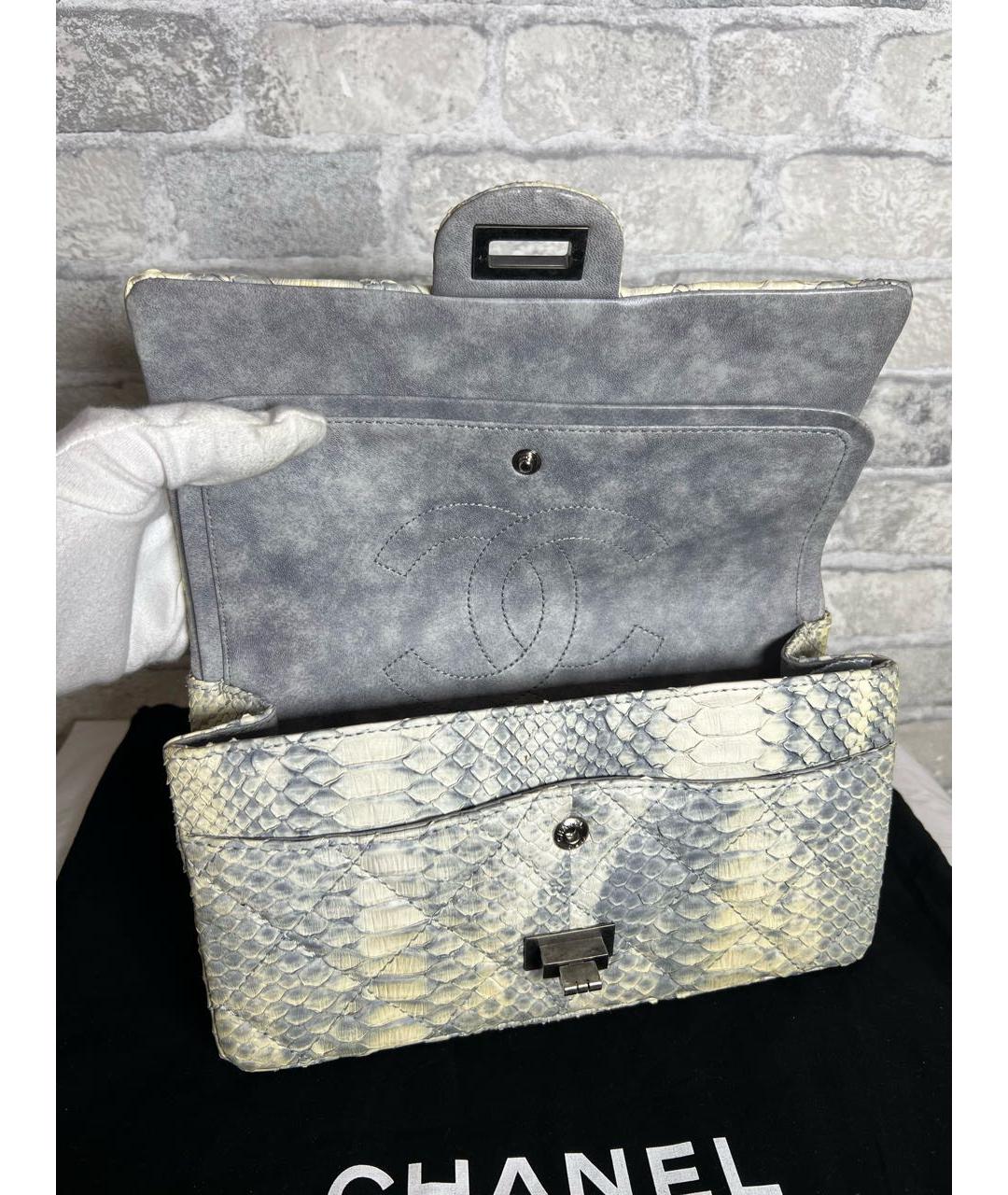 CHANEL Бежевая сумка через плечо из экзотической кожи, фото 7