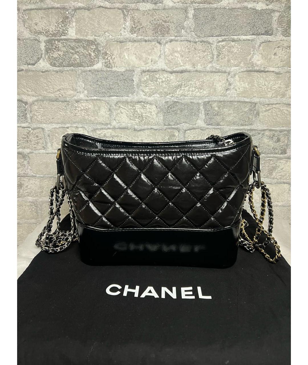 CHANEL Черная сумка через плечо из лакированной кожи, фото 4