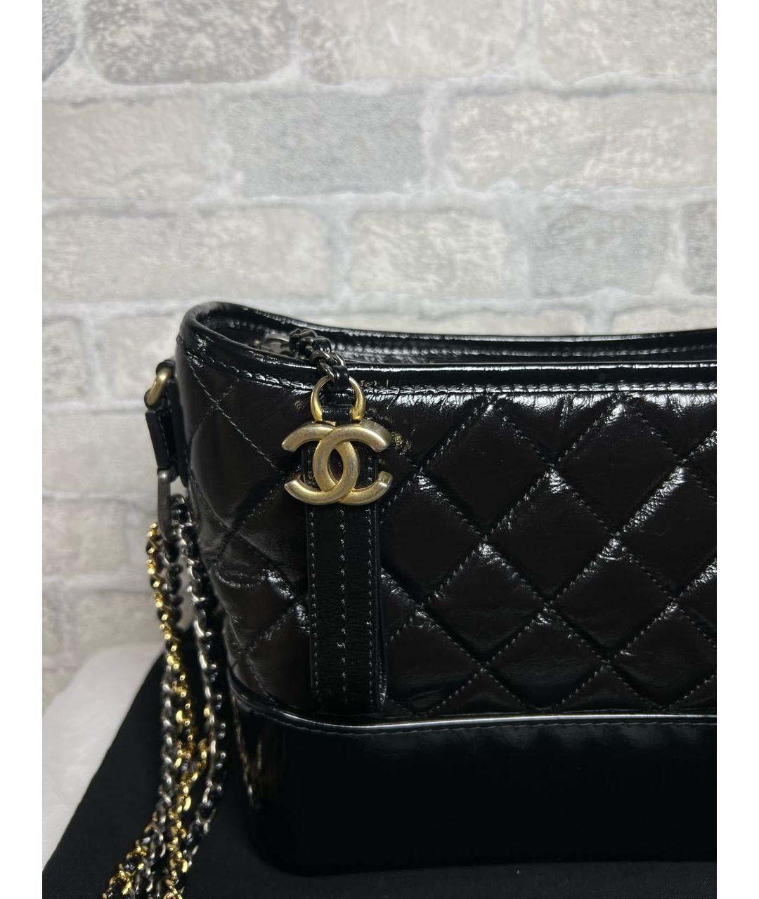 CHANEL Черная сумка через плечо из лакированной кожи, фото 3