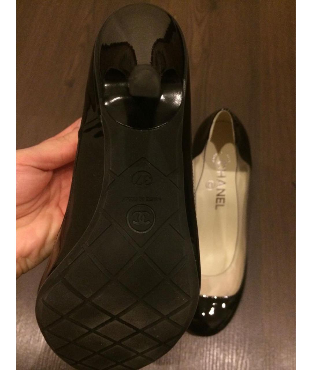 CHANEL Черные туфли из лакированной кожи, фото 3