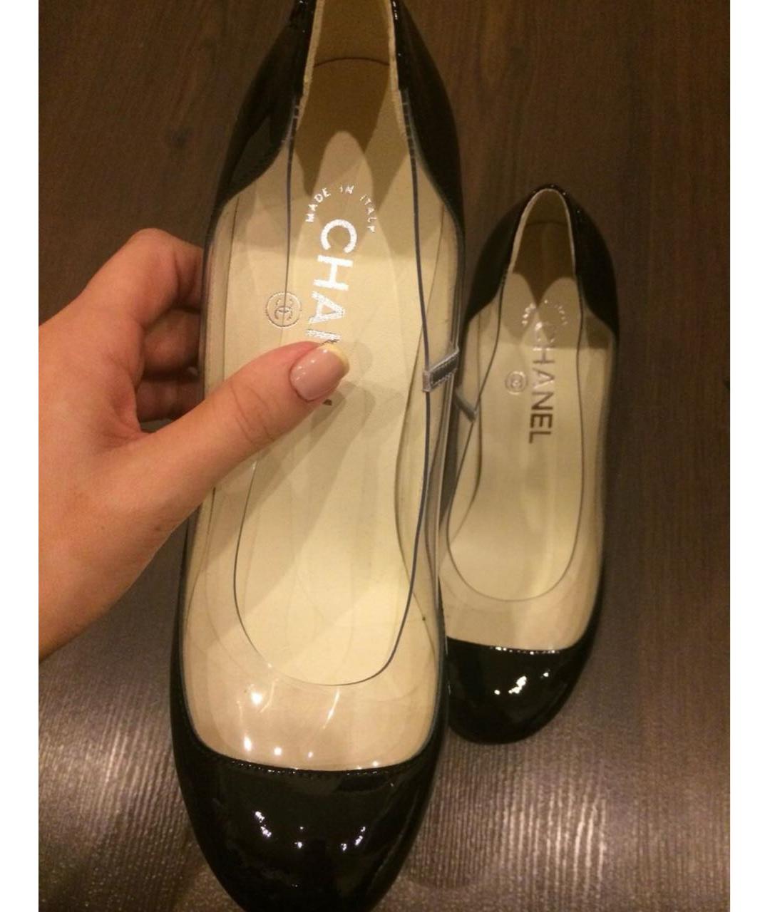 CHANEL Черные туфли из лакированной кожи, фото 4