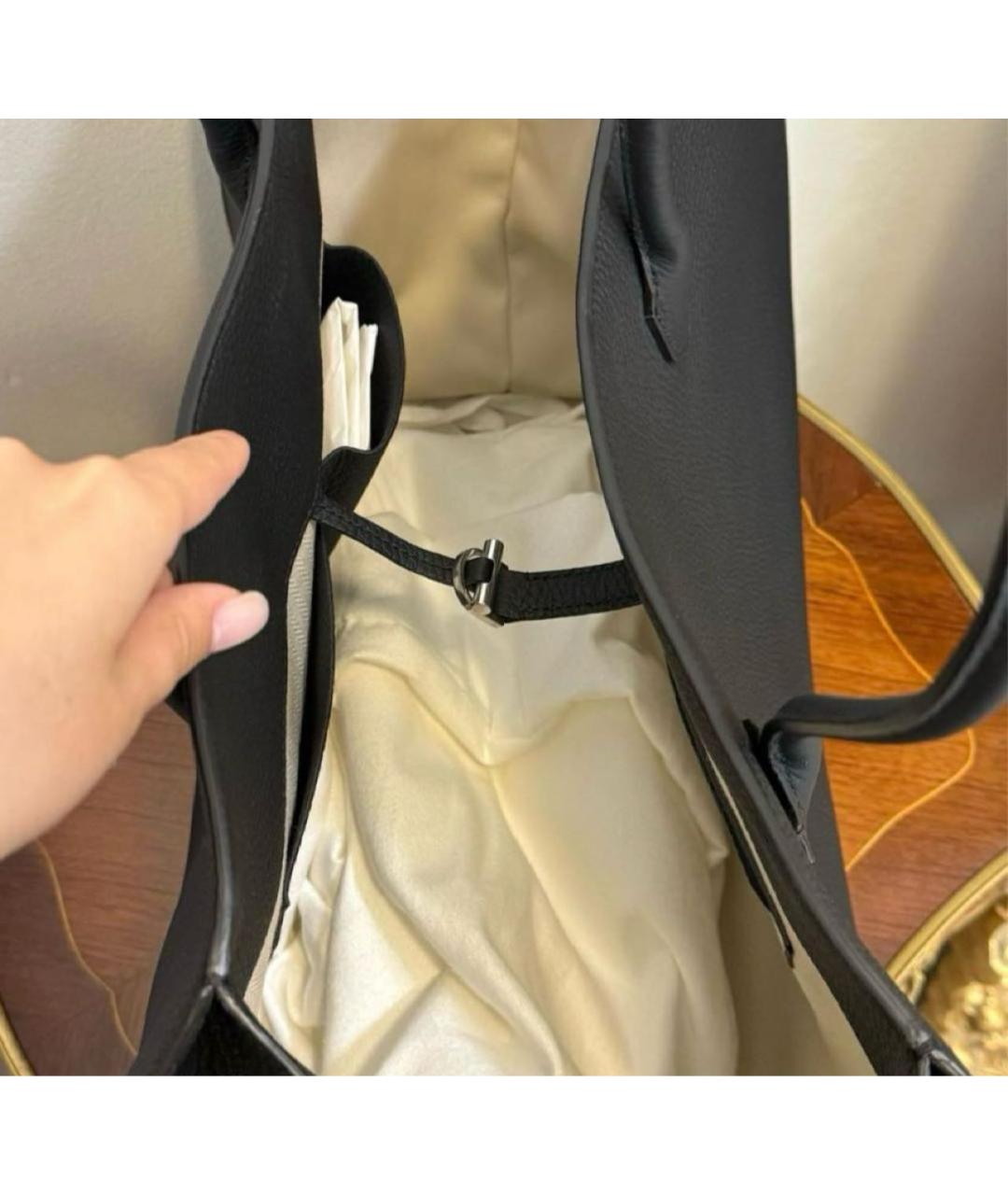 THE ROW Черная кожаная сумка через плечо, фото 4