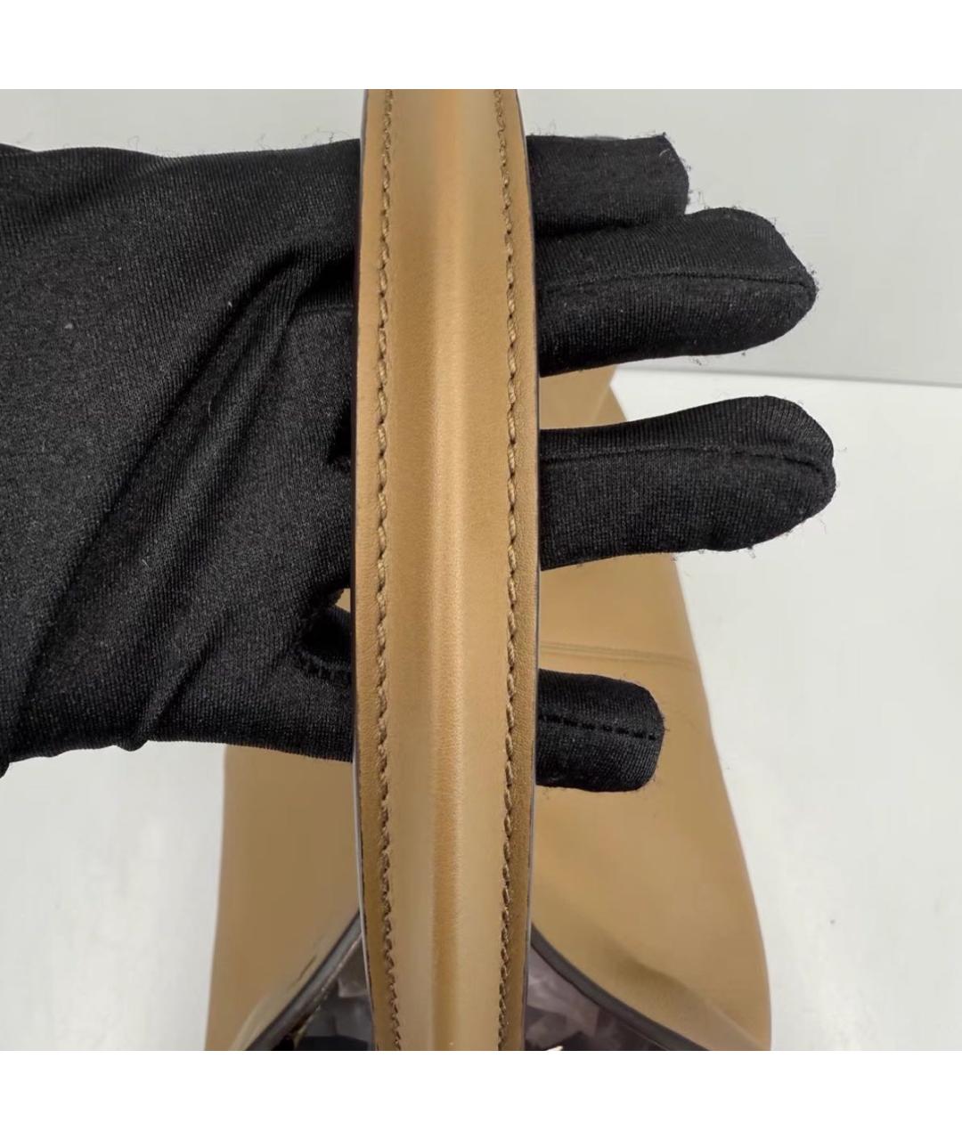 FENDI Бежевая кожаная сумка с короткими ручками, фото 5