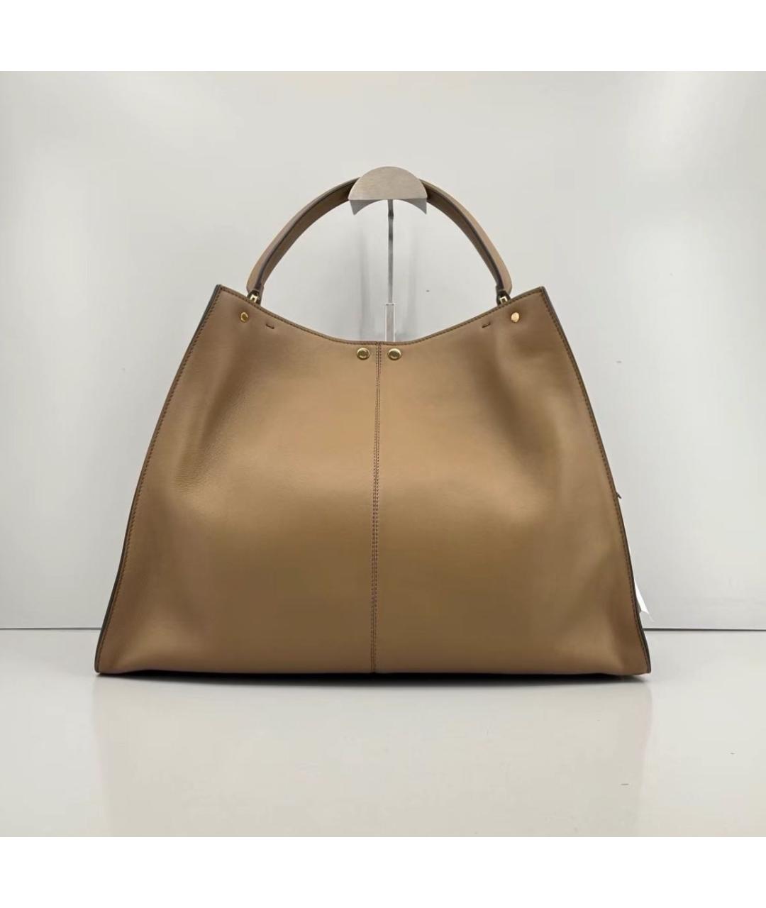 FENDI Бежевая кожаная сумка с короткими ручками, фото 3