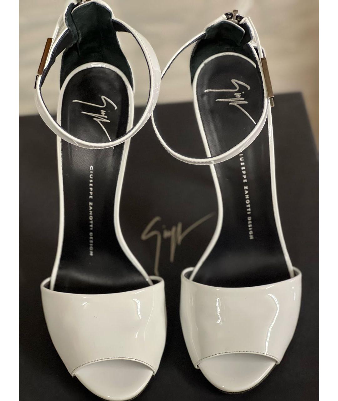 GIUSEPPE ZANOTTI DESIGN Белые босоножки из лакированной кожи, фото 2