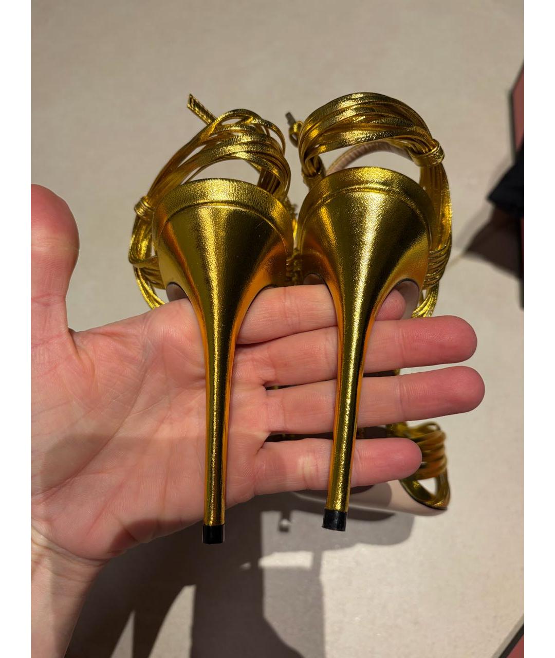 GUCCI Золотые кожаные босоножки, фото 4