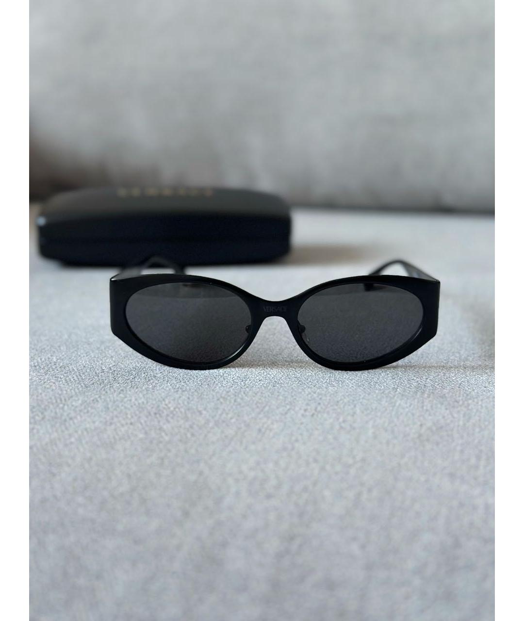 VERSACE Черные пластиковые солнцезащитные очки, фото 3