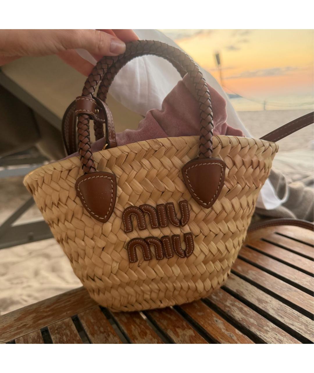 MIU MIU Бежевая пелетеная пляжная сумка, фото 6