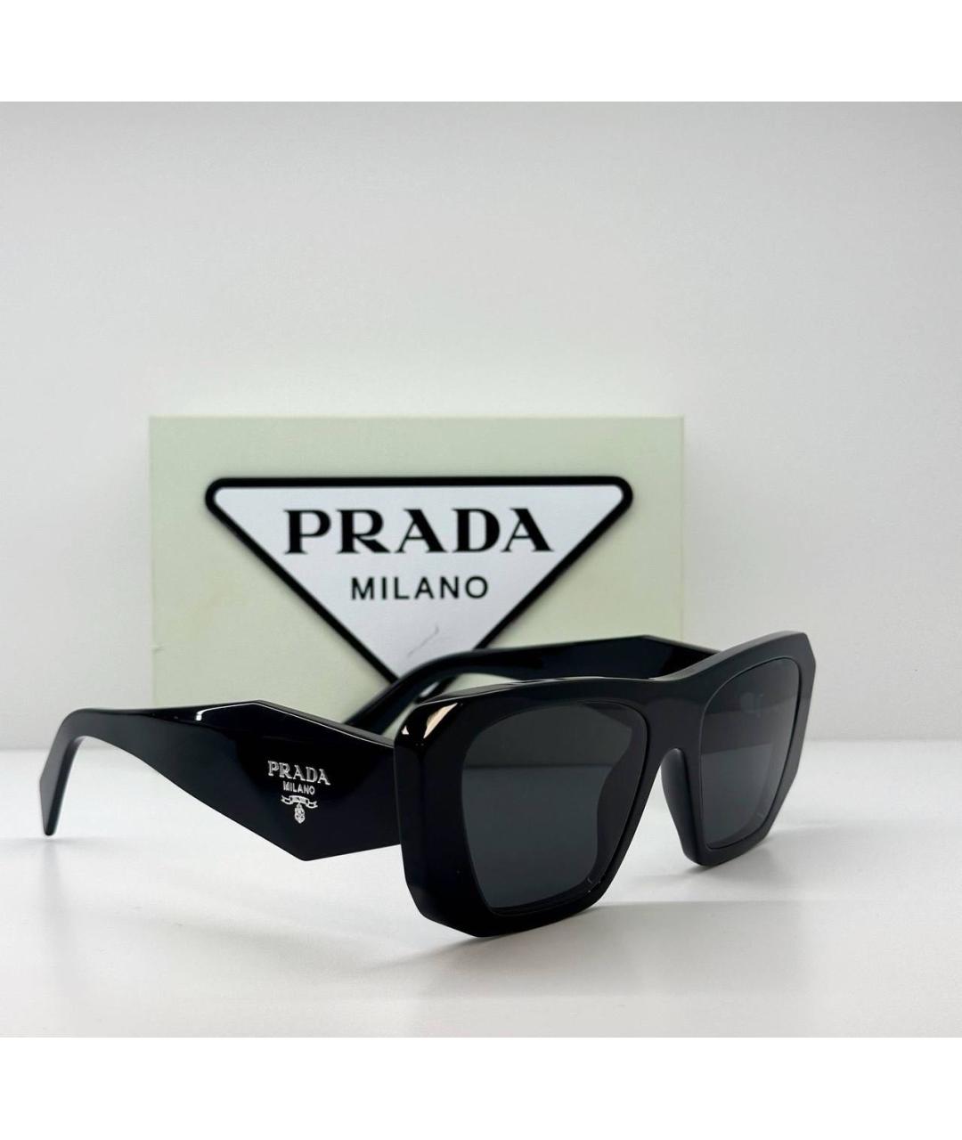PRADA Черные пластиковые солнцезащитные очки, фото 2