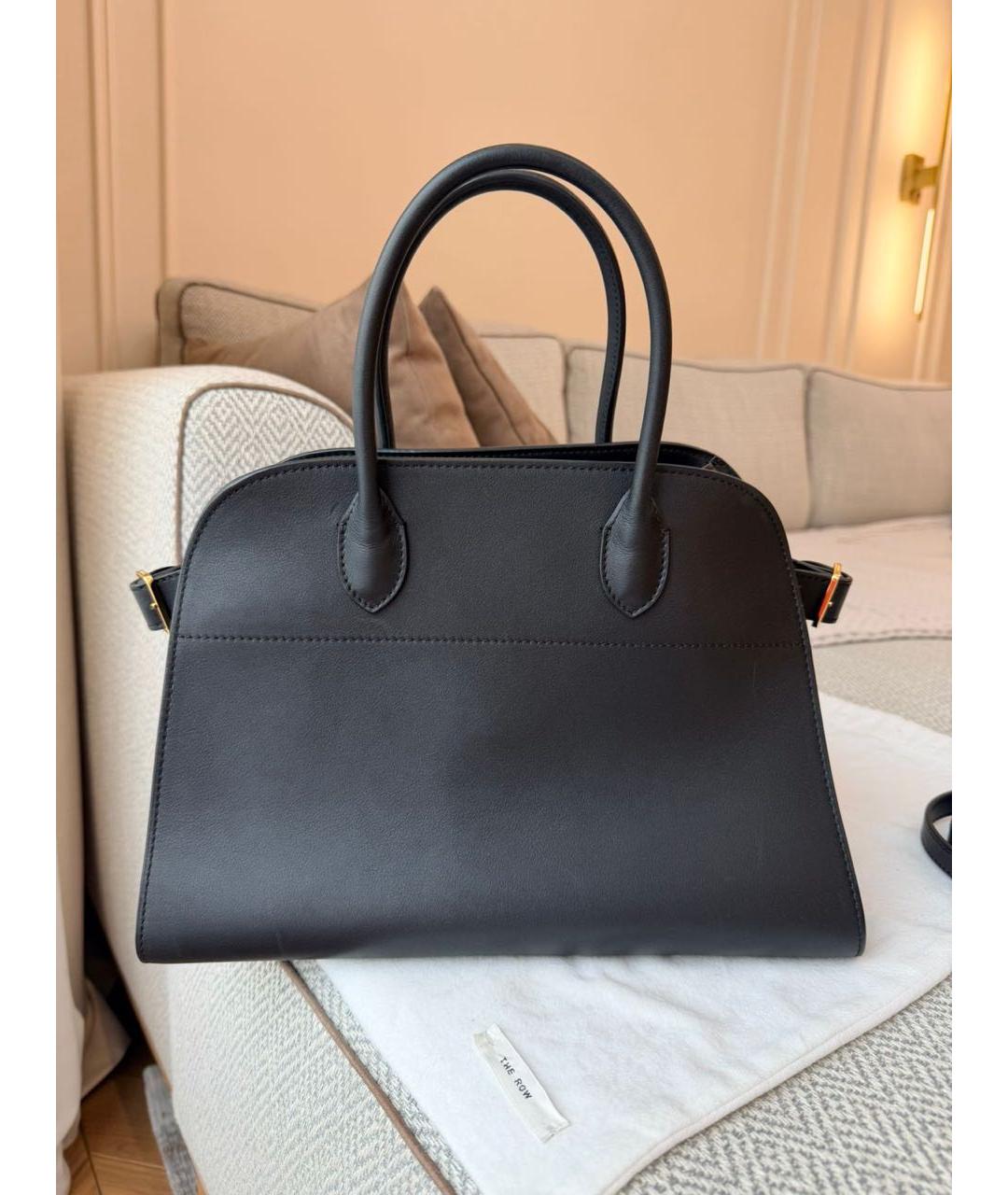 THE ROW Черная кожаная сумка с короткими ручками, фото 5