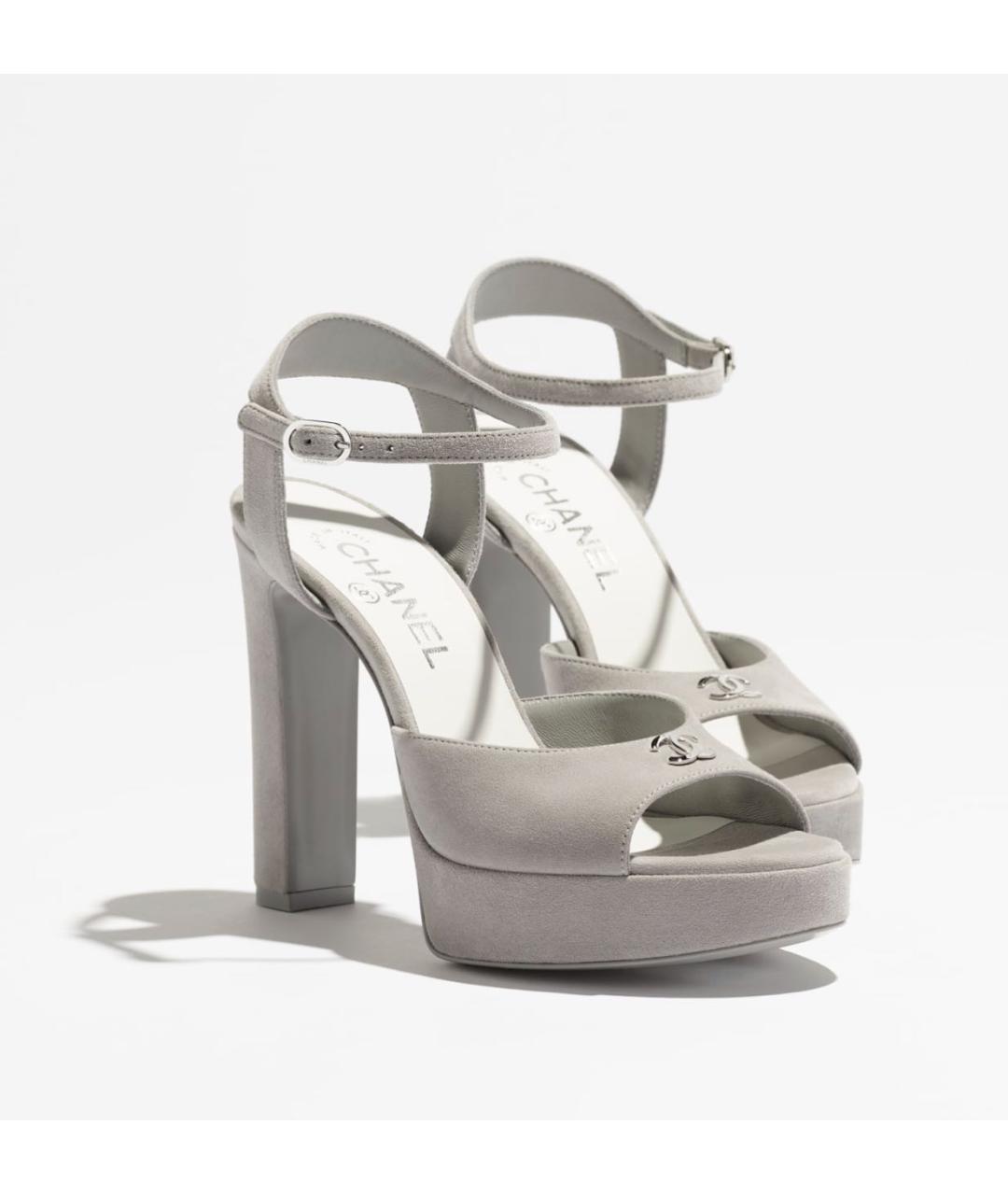 CHANEL Серые замшевые босоножки, фото 2