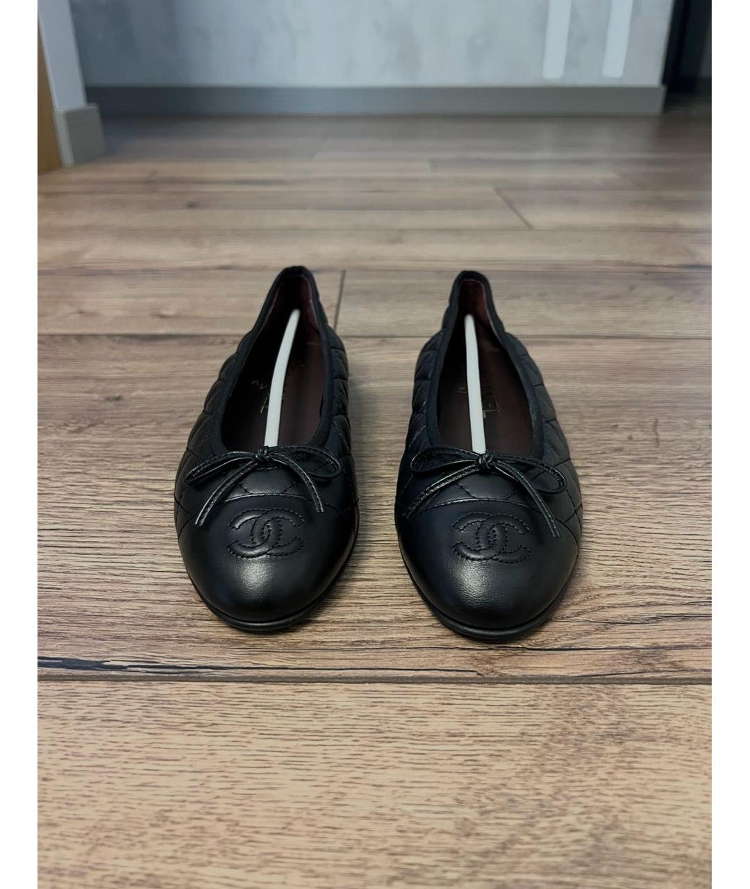 CHANEL Черные кожаные балетки, фото 2