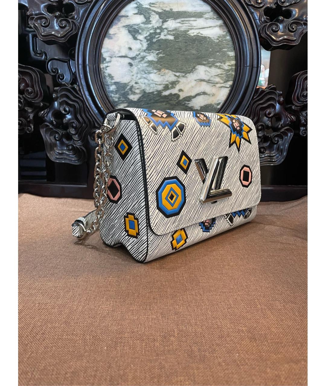 LOUIS VUITTON Серебряная кожаная сумка через плечо, фото 3