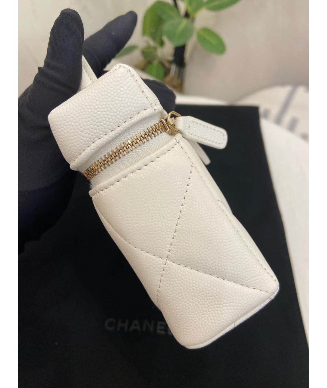CHANEL Белая кожаная сумка с короткими ручками, фото 5