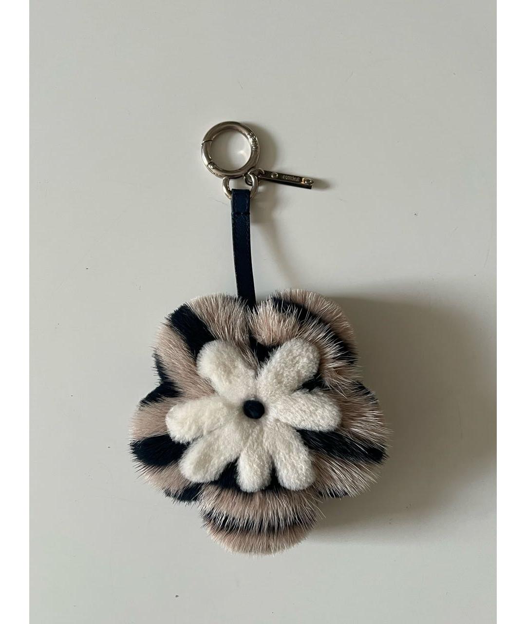 FENDI Бежевый брелок, фото 6