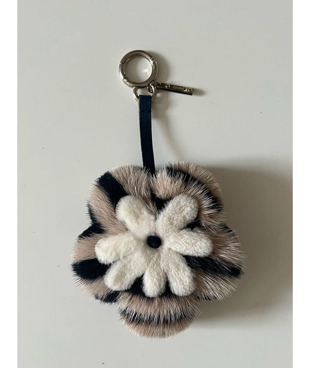 FENDI Бежевый брелок, фото 3