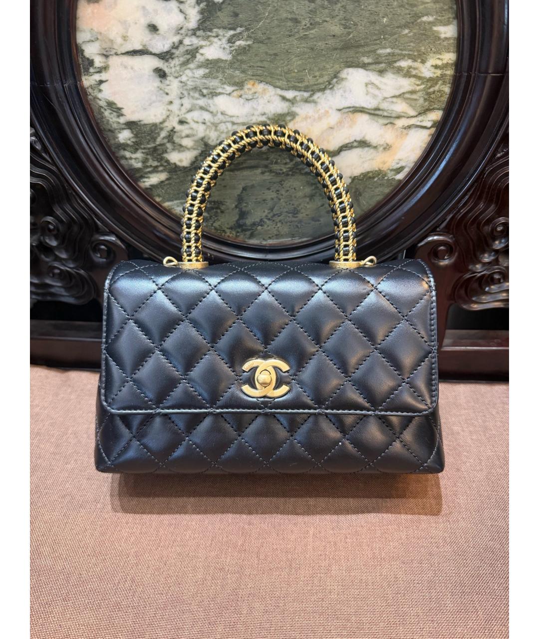 CHANEL Черная кожаная сумка с короткими ручками, фото 2