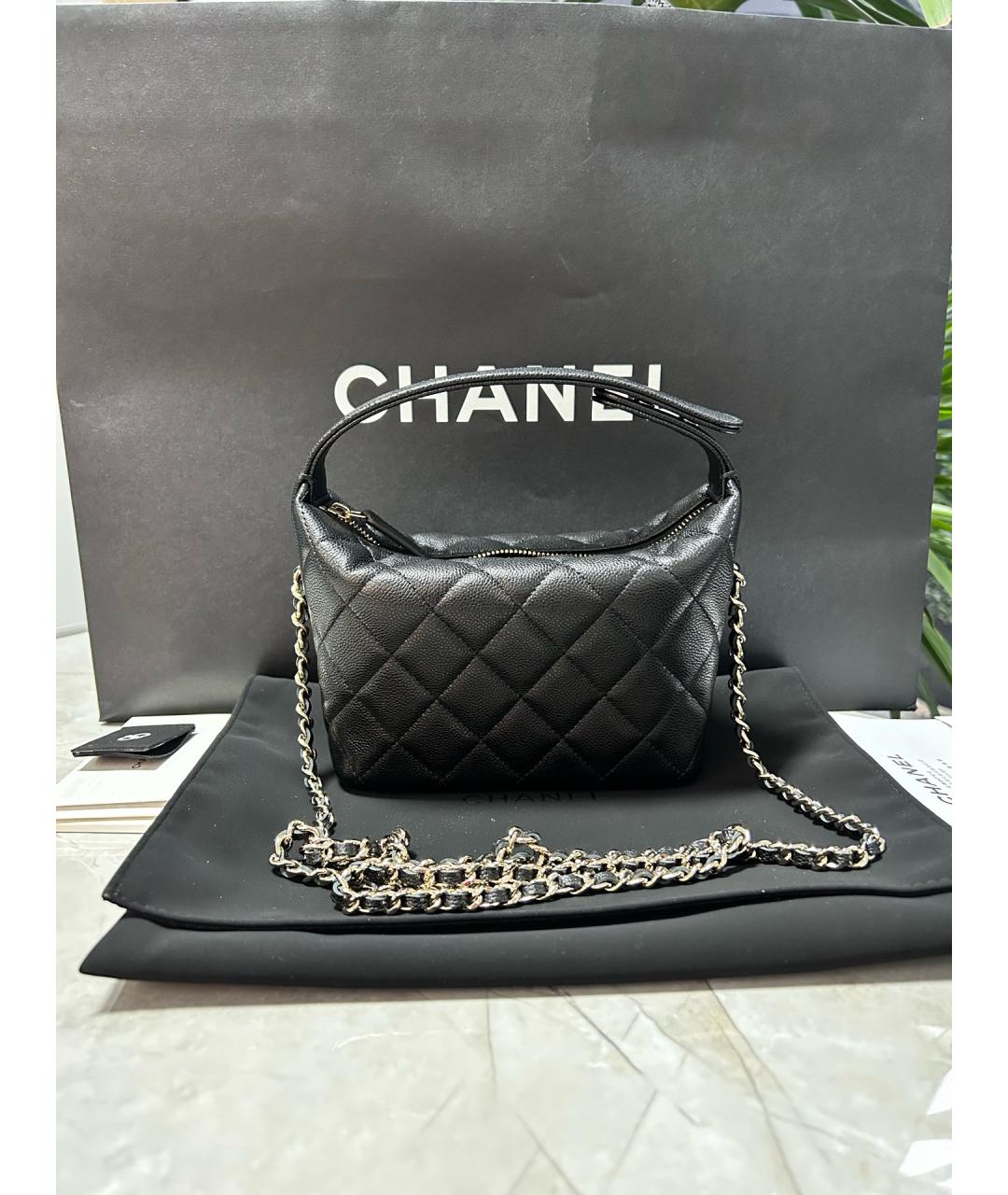 CHANEL Черная кожаная сумка с короткими ручками, фото 3