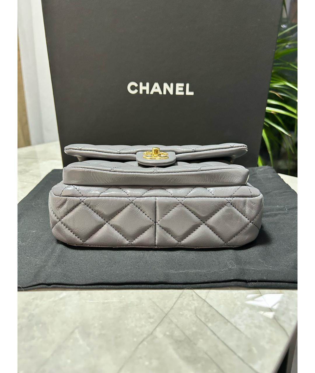 CHANEL Серая кожаная сумка с короткими ручками, фото 5