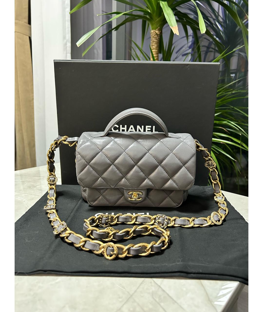 CHANEL Серая кожаная сумка с короткими ручками, фото 2