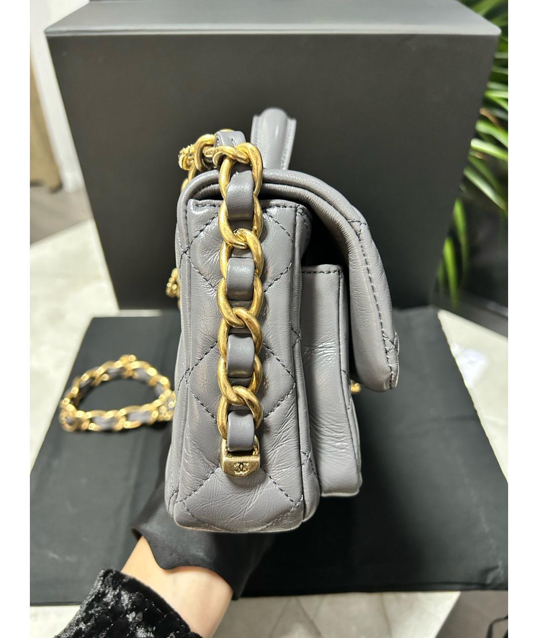 CHANEL Серая кожаная сумка с короткими ручками, фото 4