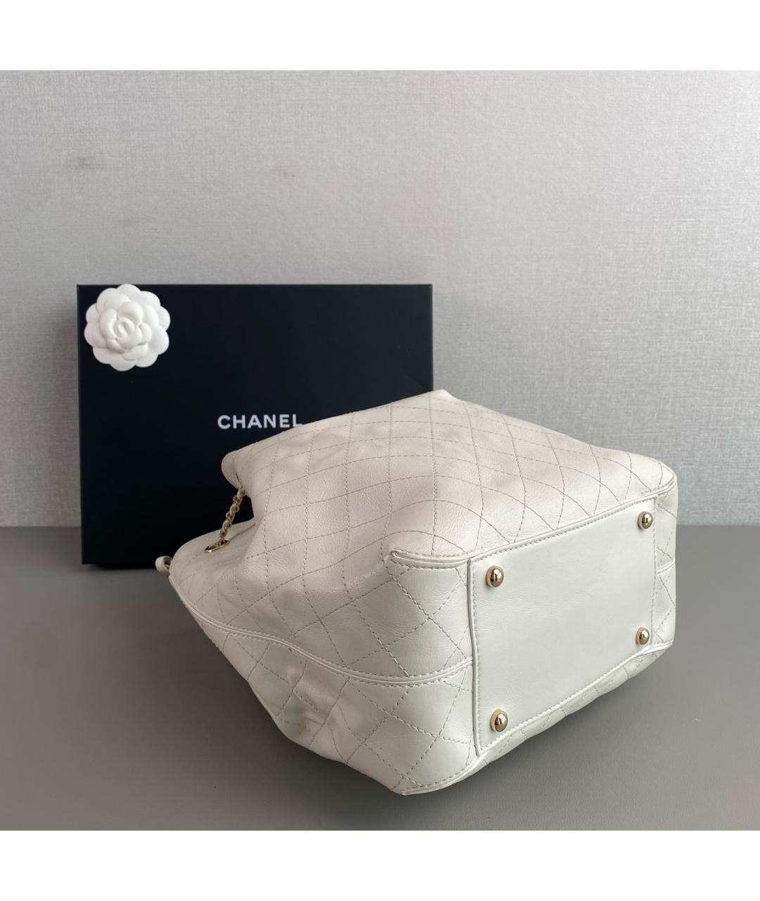 CHANEL Белая кожаная сумка тоут, фото 6