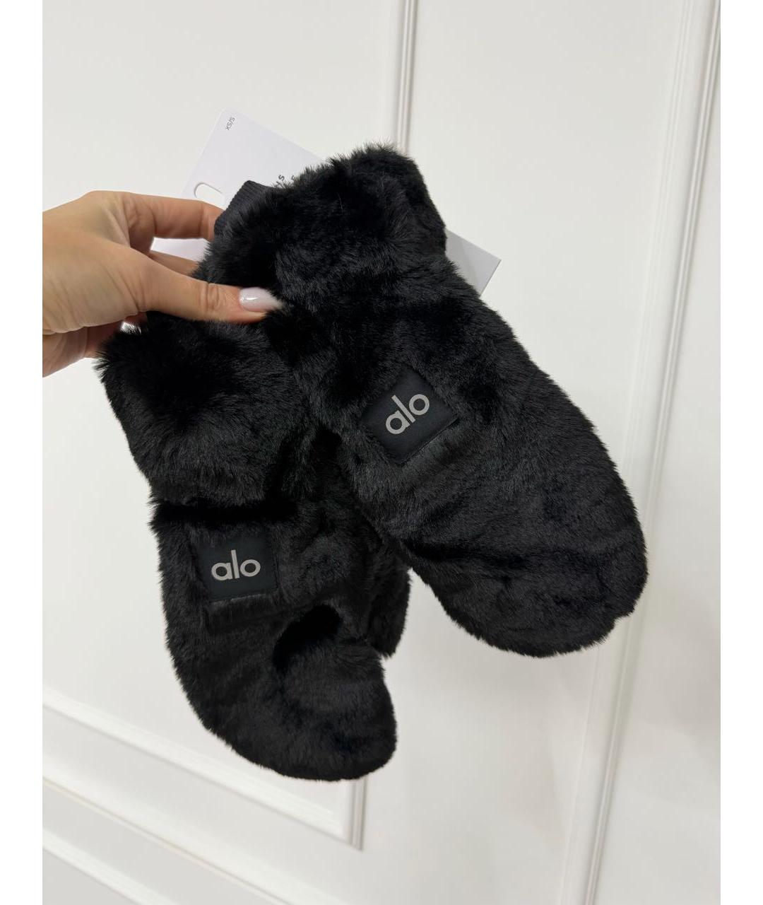 ALO YOGA Черные варежки, фото 7