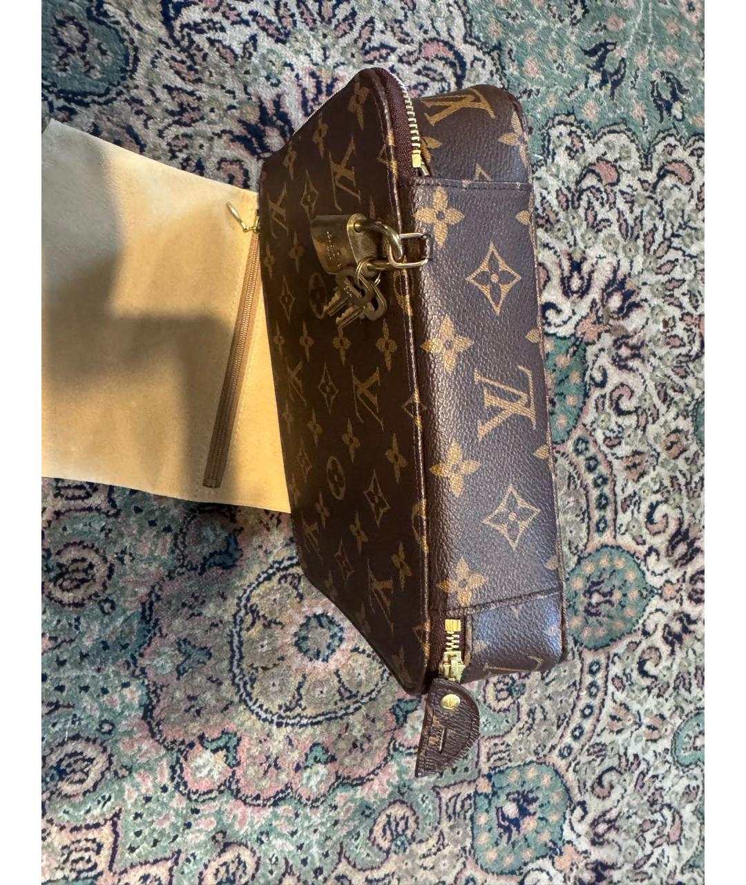 LOUIS VUITTON Коричневая косметичка, фото 5