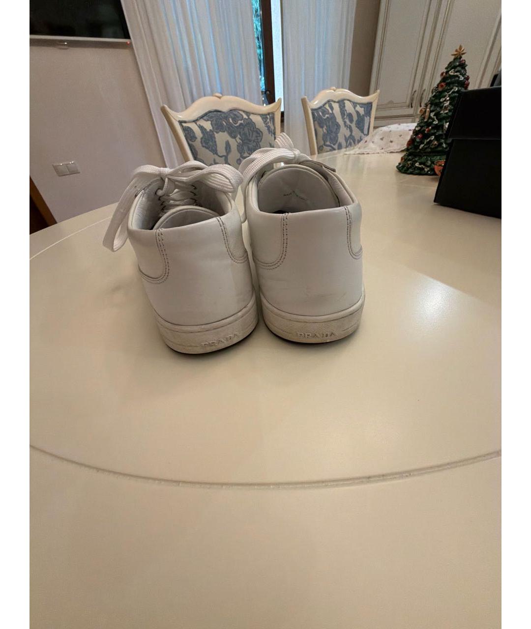 PRADA Белые кожаные низкие кроссовки / кеды, фото 4