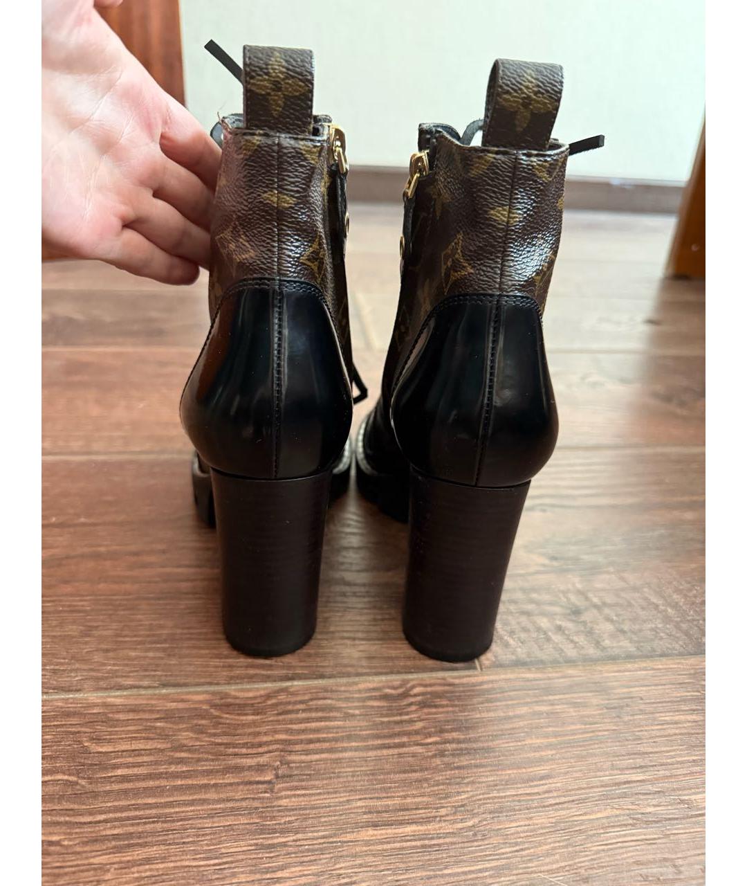 LOUIS VUITTON Коричневые ботильоны, фото 3