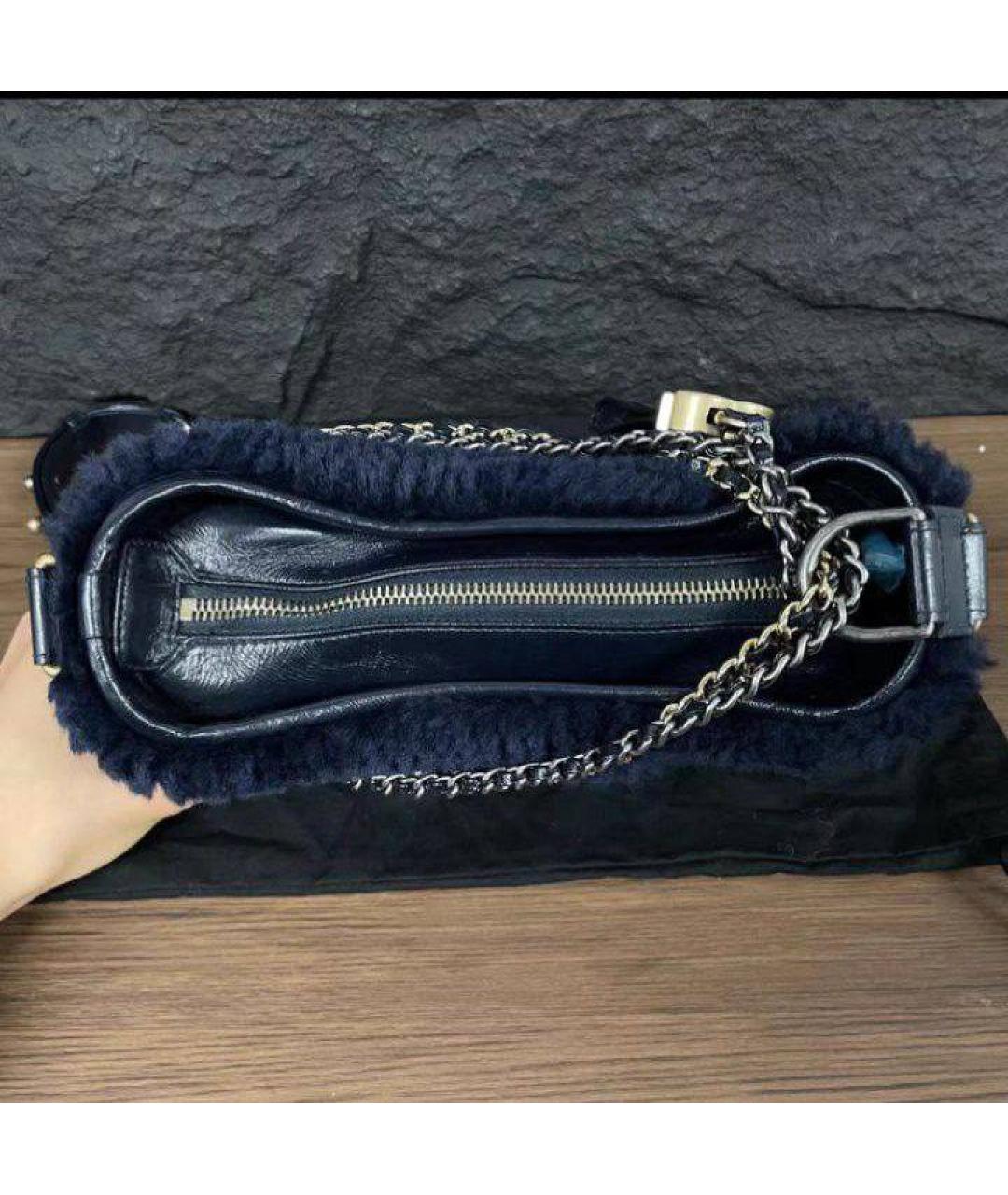 CHANEL Темно-синяя меховая сумка через плечо, фото 4