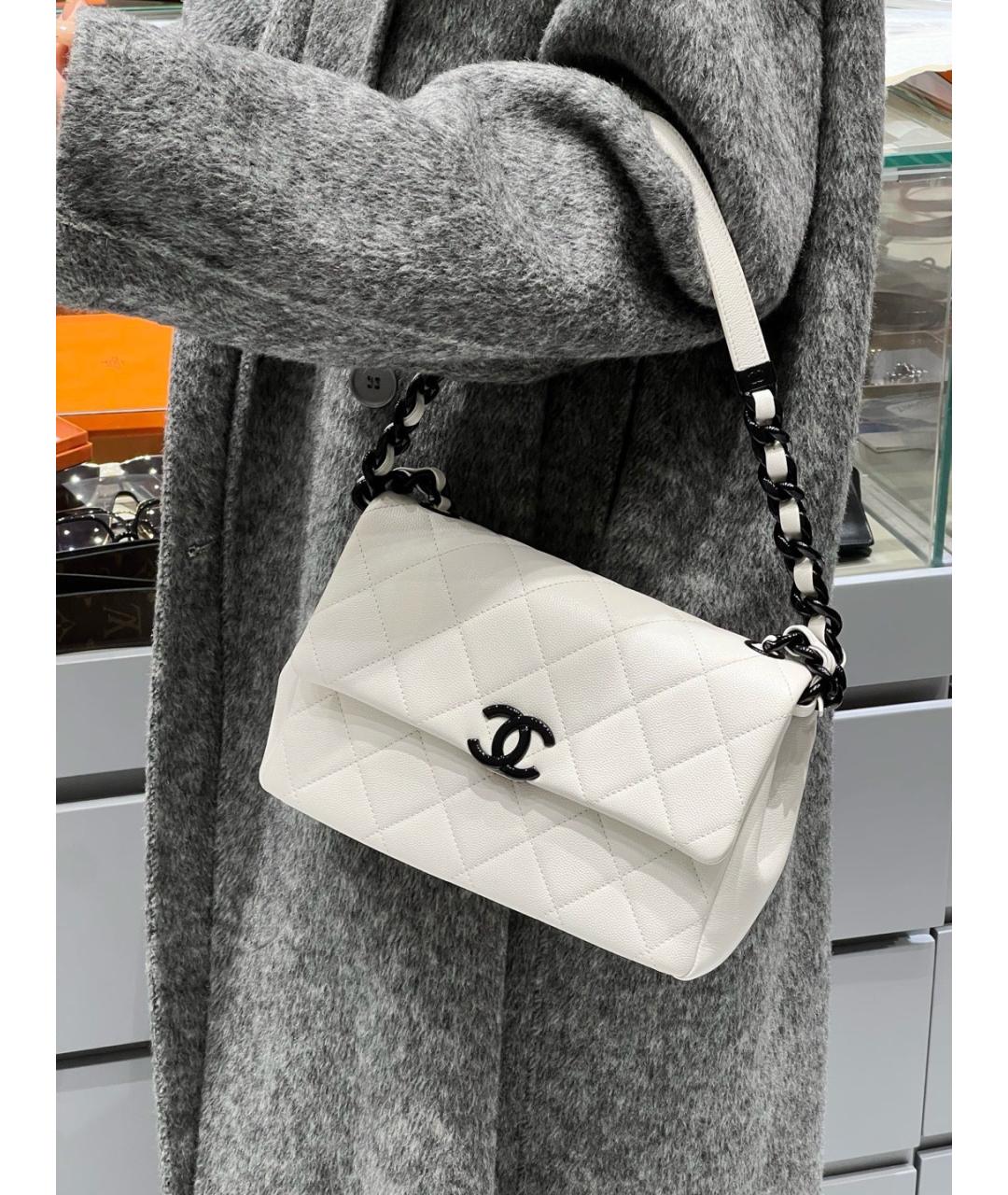 CHANEL Белая кожаная сумка через плечо, фото 5