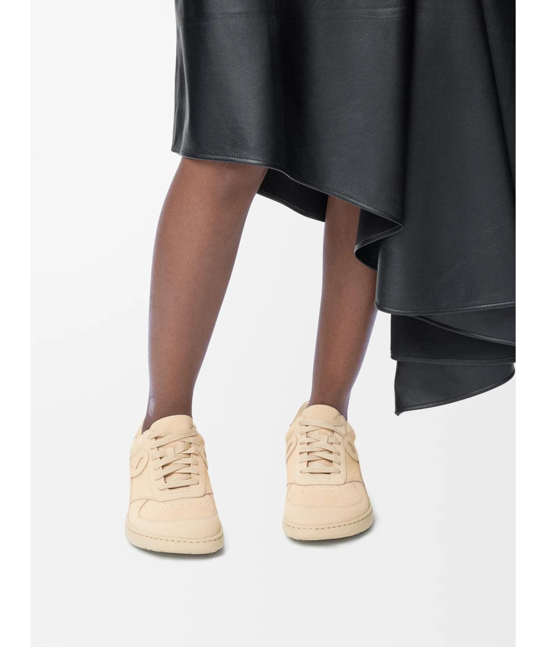 LOEWE Бежевые замшевые кеды, фото 2