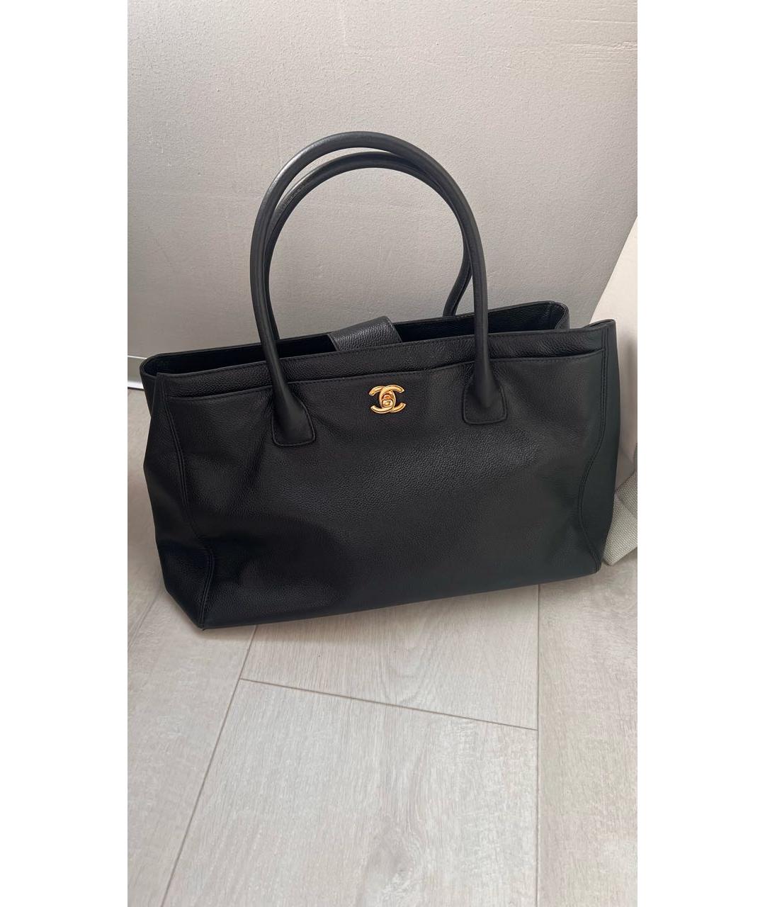 CHANEL Черная кожаная сумка тоут, фото 9