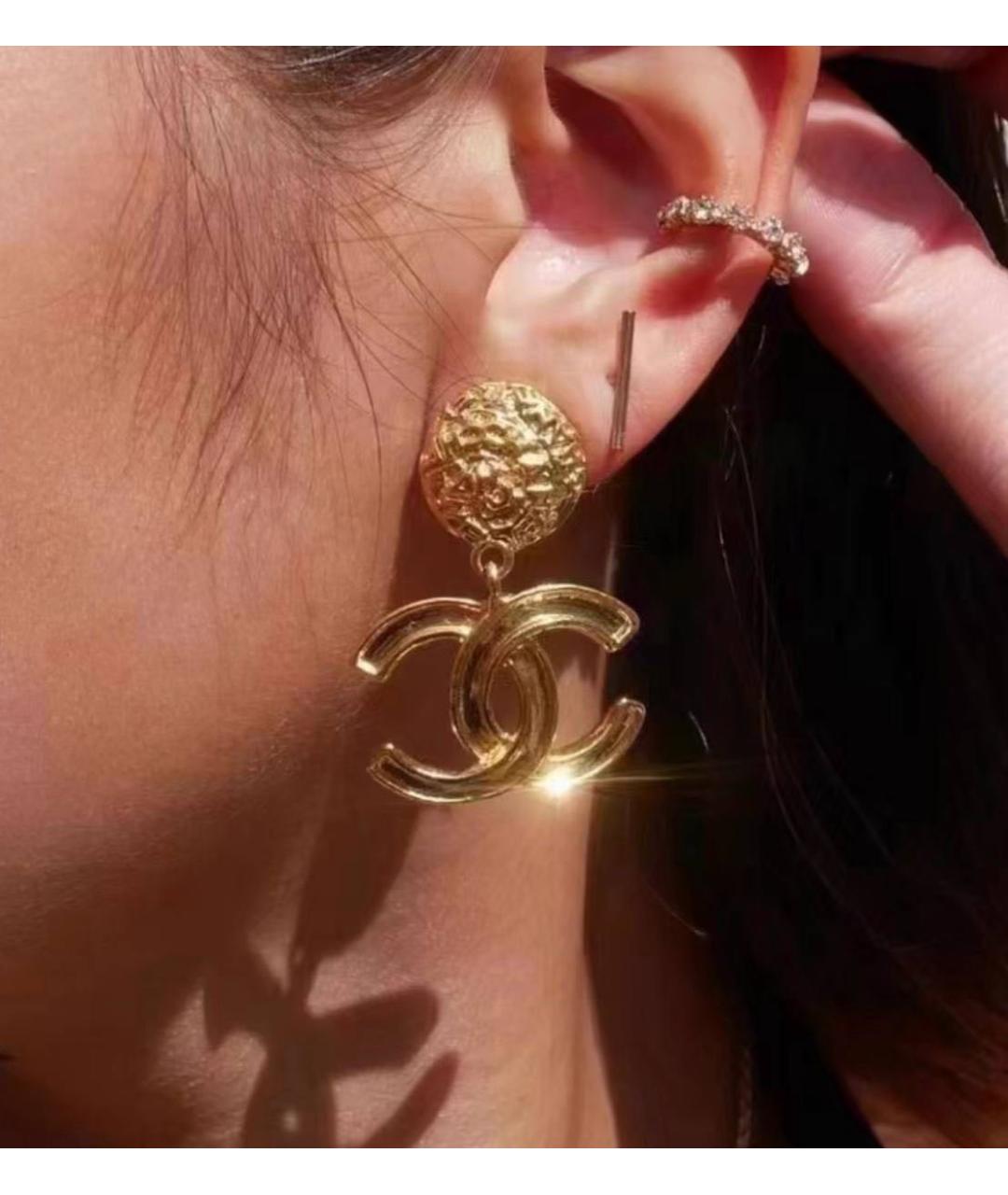 CHANEL Золотые клипсы, фото 2