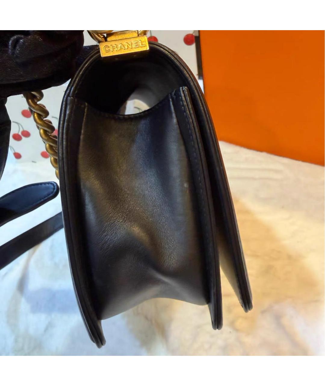 CHANEL Черная кожаная сумка через плечо, фото 4