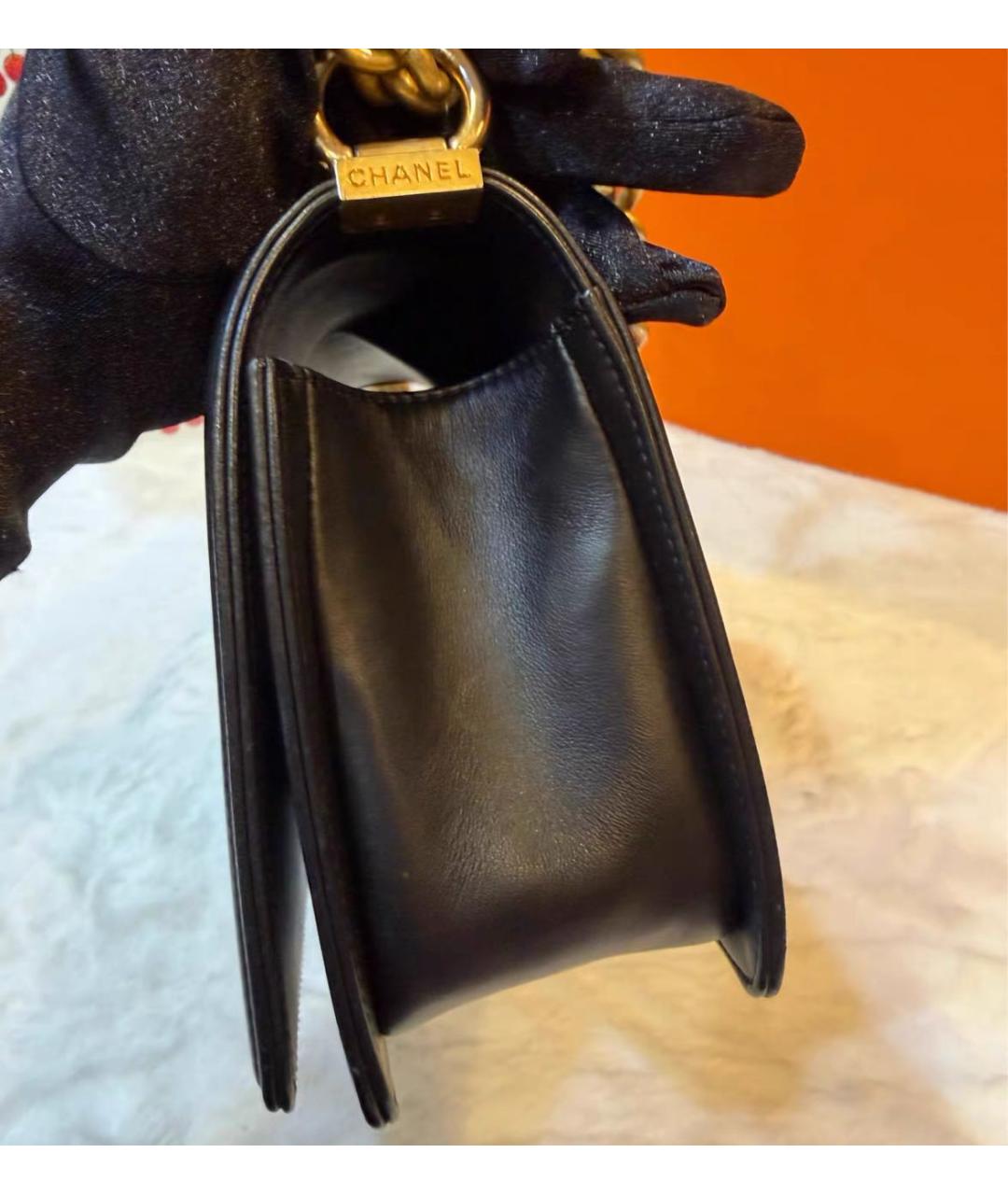 CHANEL Черная кожаная сумка через плечо, фото 2