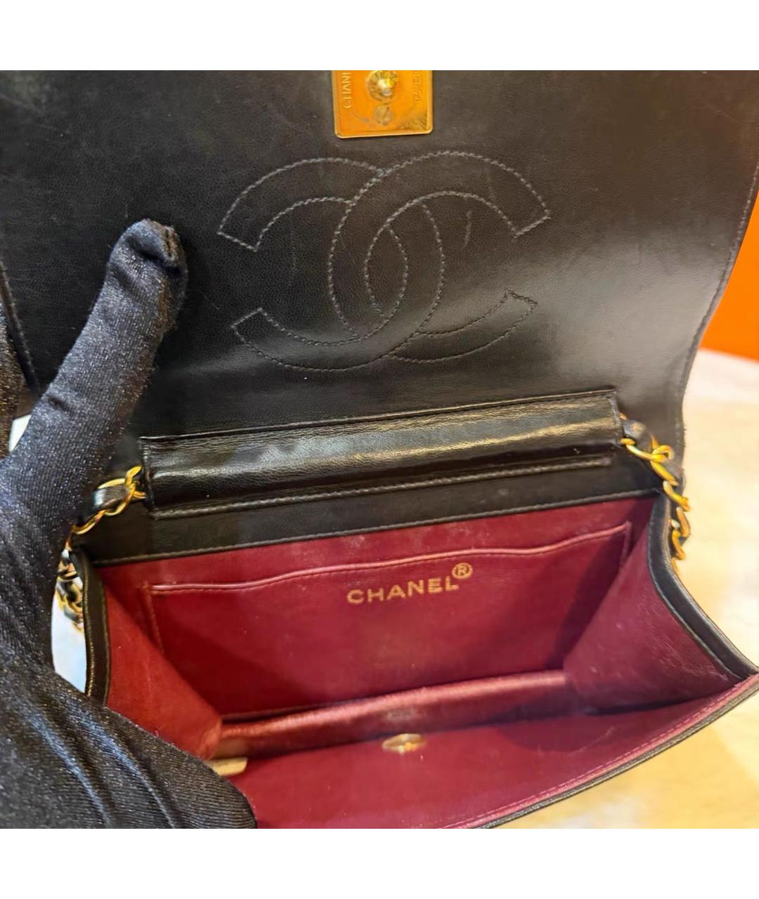 CHANEL Черная кожаная сумка через плечо, фото 2