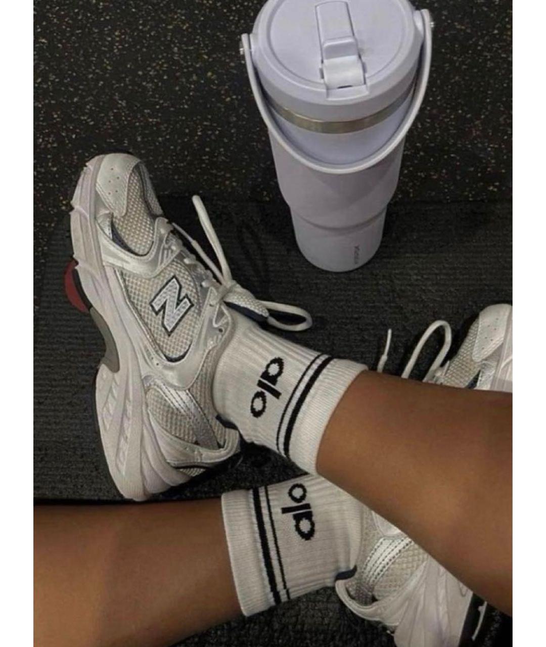 ALO YOGA Белые носки, чулки и колготы, фото 4