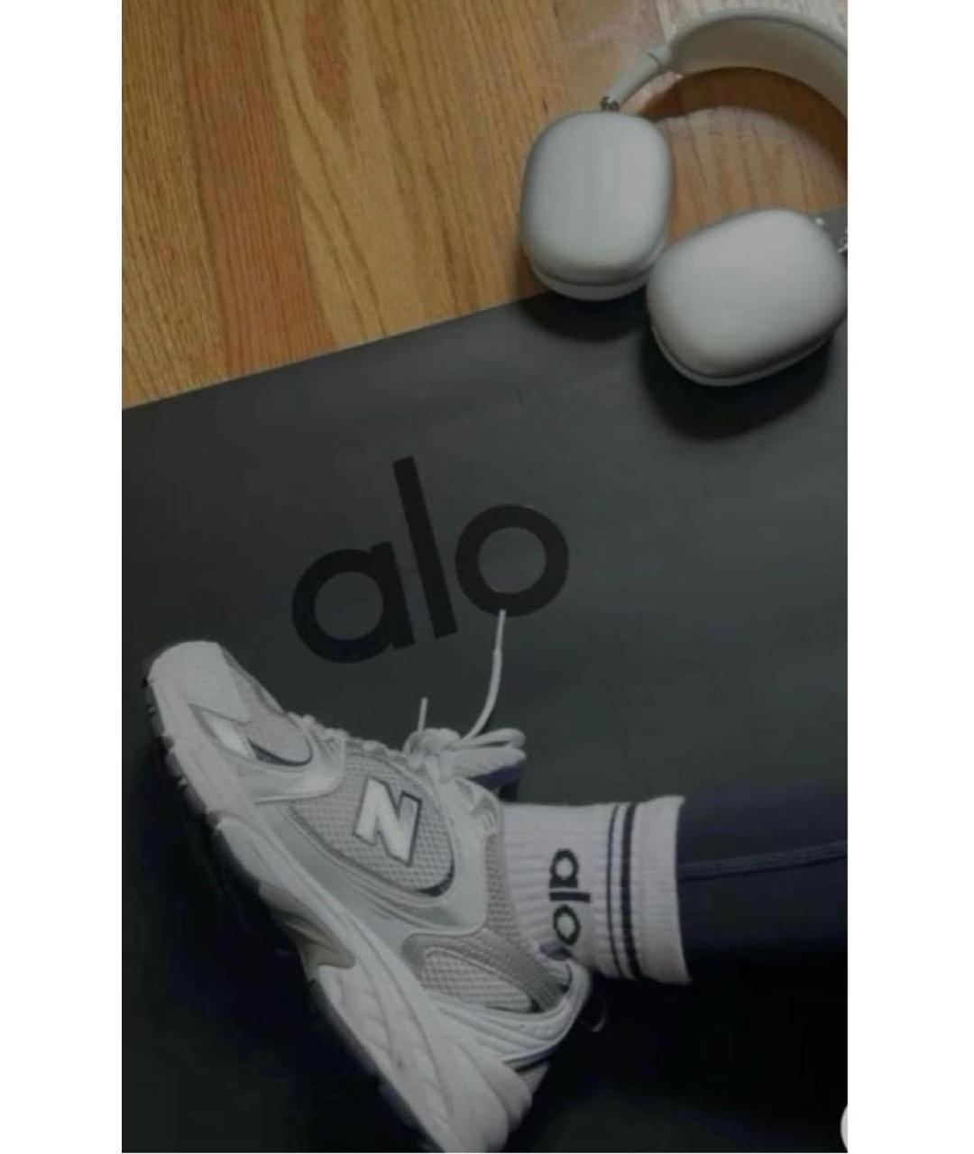 ALO YOGA Белые носки, чулки и колготы, фото 2