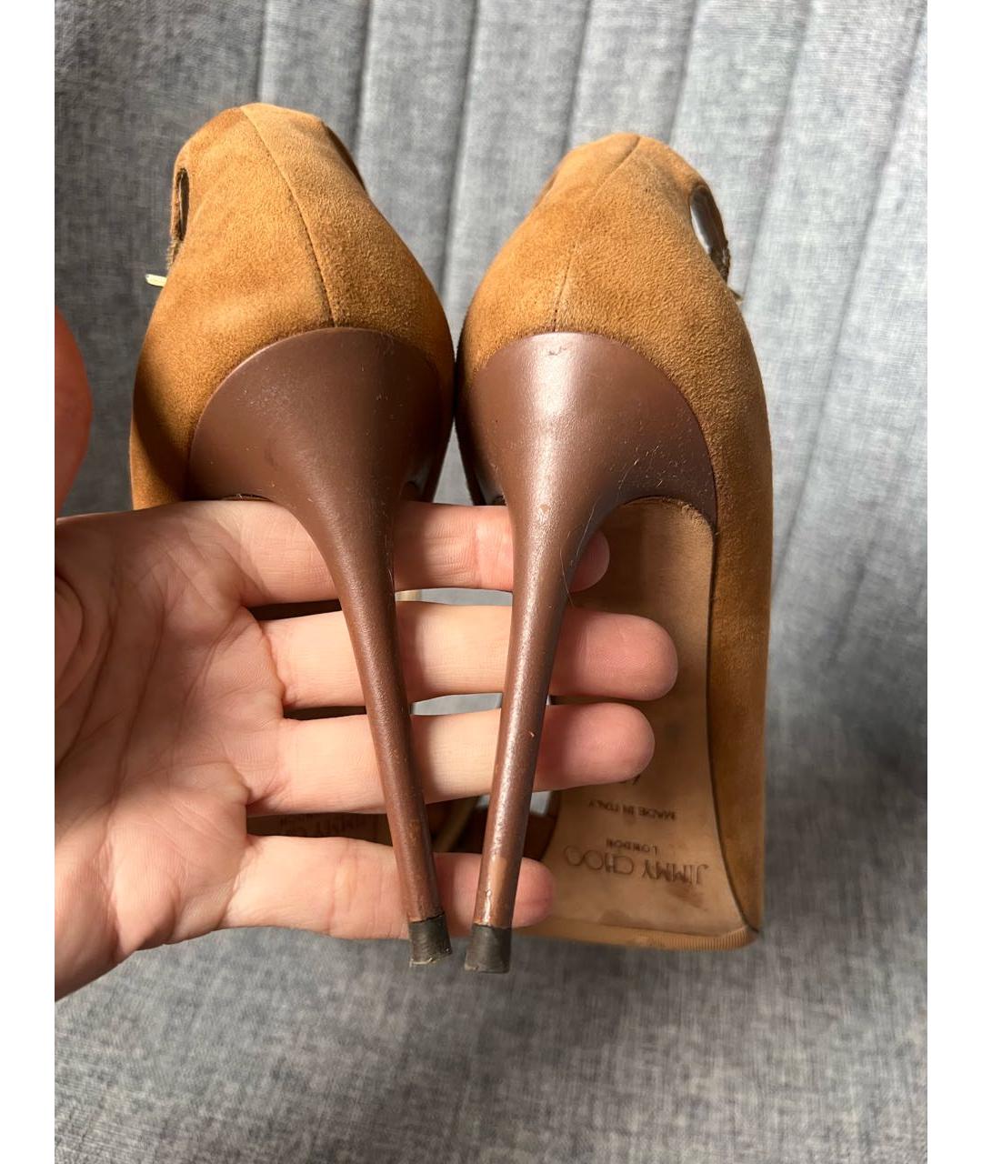 JIMMY CHOO Горчичные замшевые туфли, фото 3