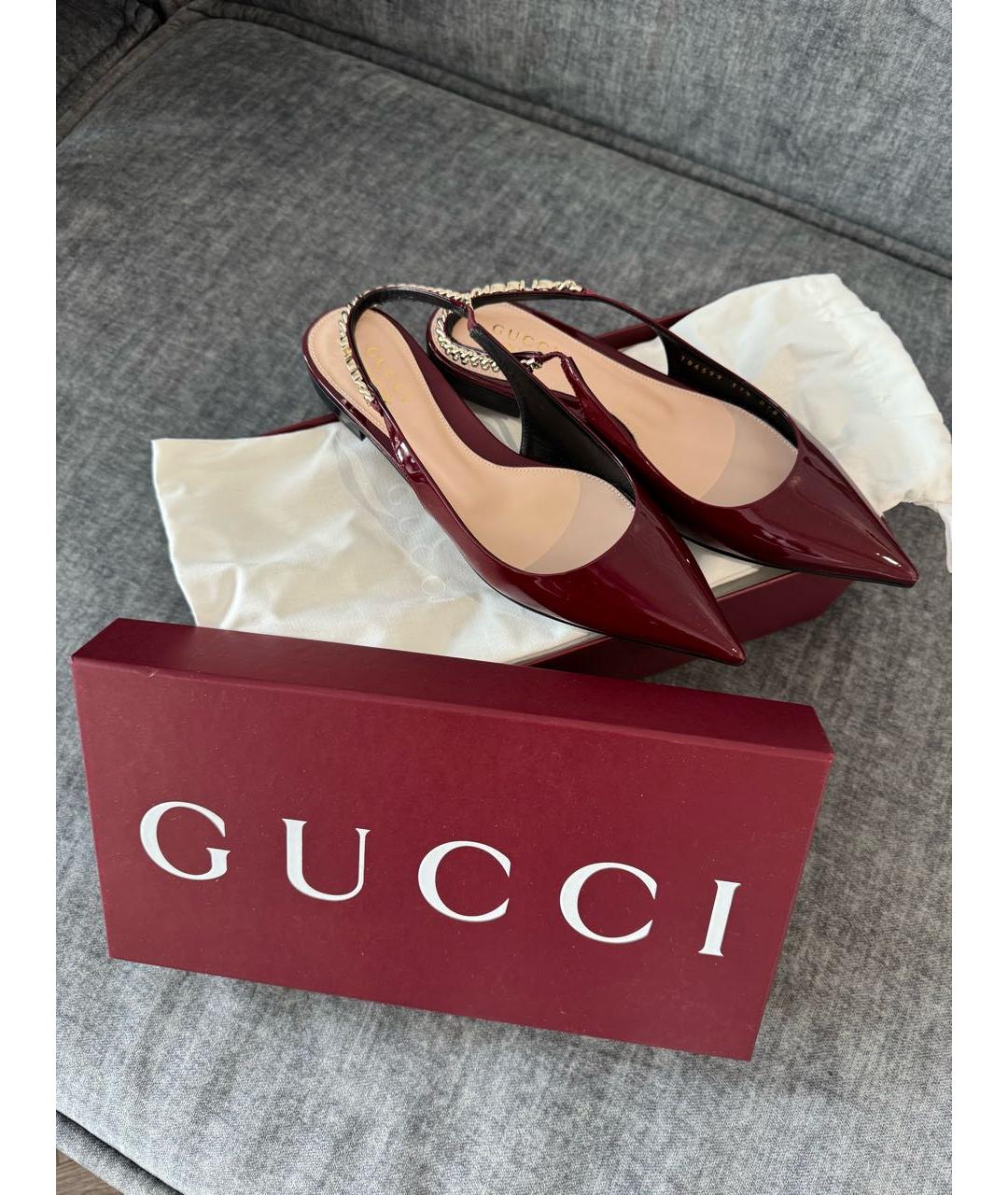 GUCCI Бордовые лодочки на низком каблуке из лакированной кожи, фото 2