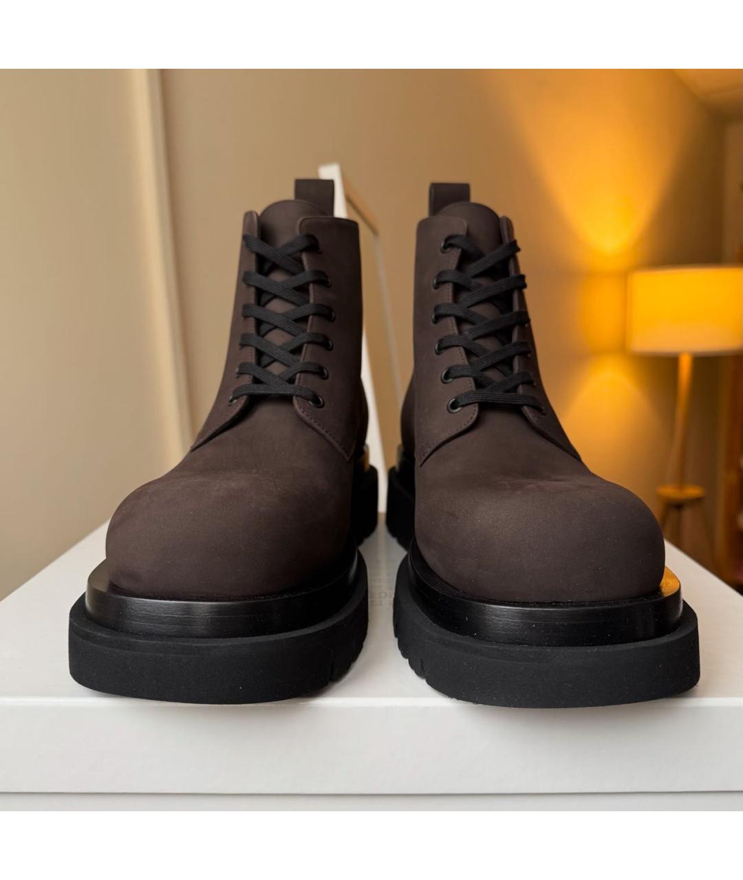 BOTTEGA VENETA Коричневые нубуковые высокие ботинки, фото 3