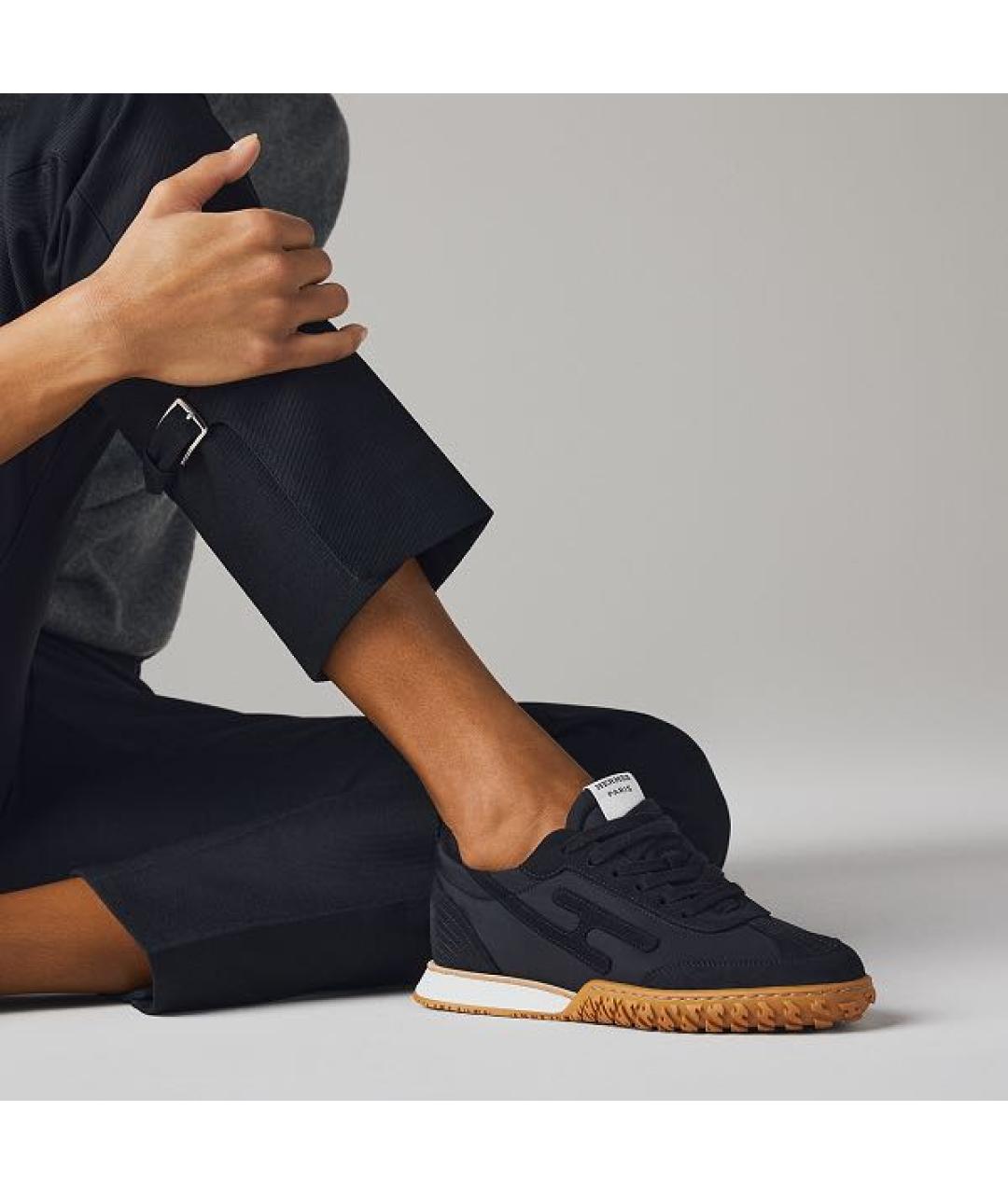 HERMES Черные замшевые кроссовки, фото 2