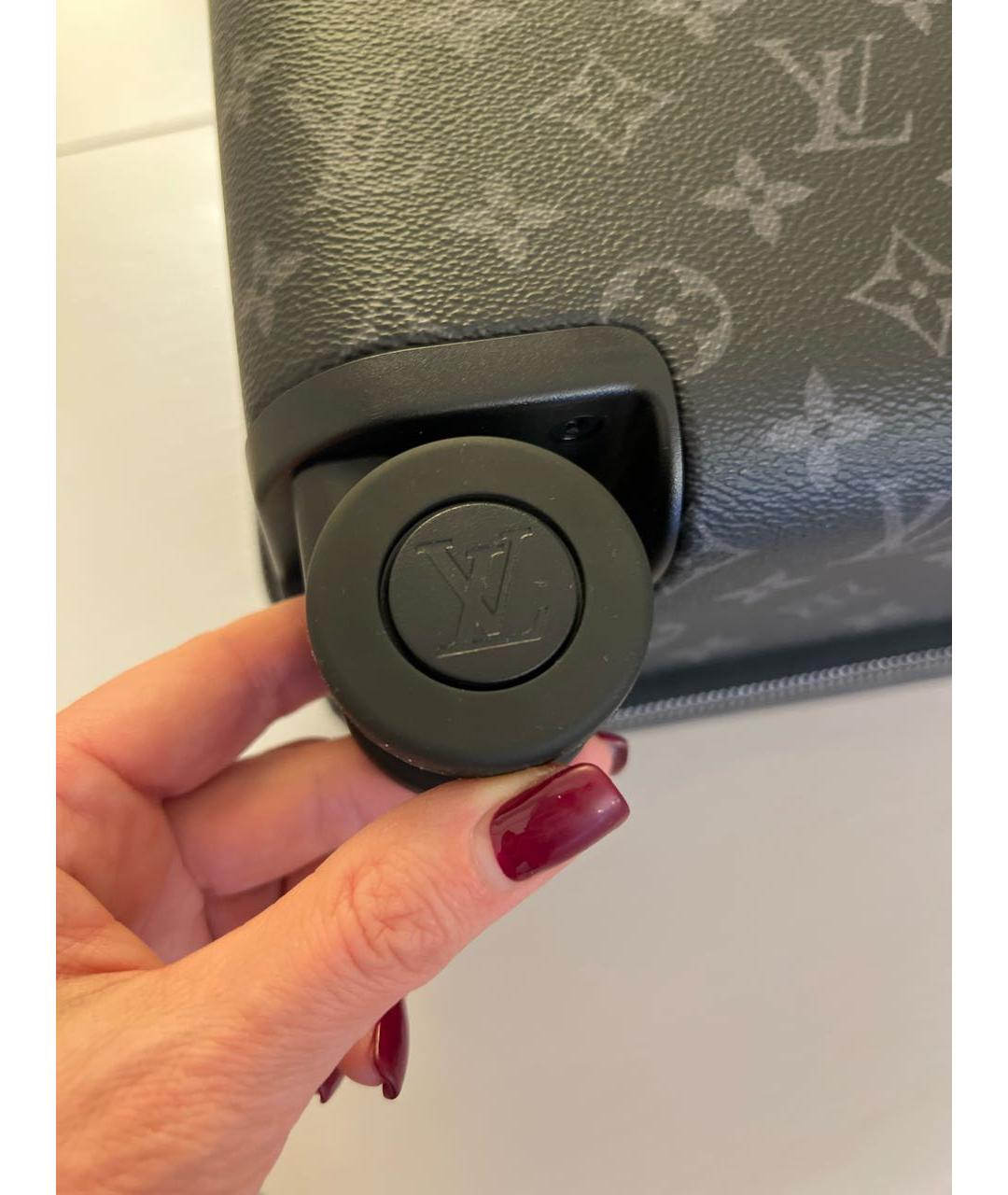 LOUIS VUITTON Антрацитовый чемодан, фото 5