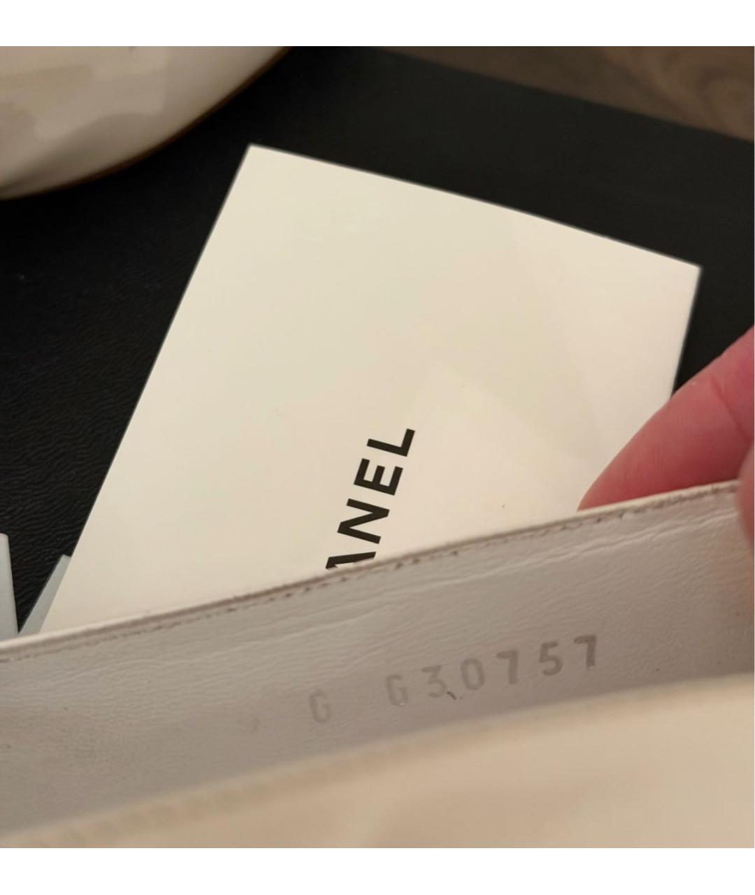 CHANEL Белые кожаные лоферы, фото 5