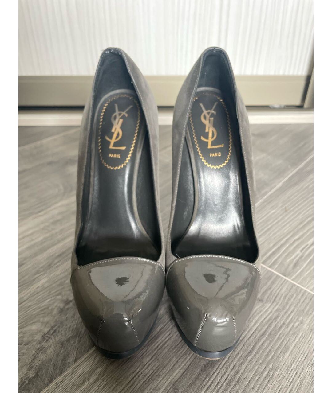 SAINT LAURENT Серые туфли из лакированной кожи, фото 2