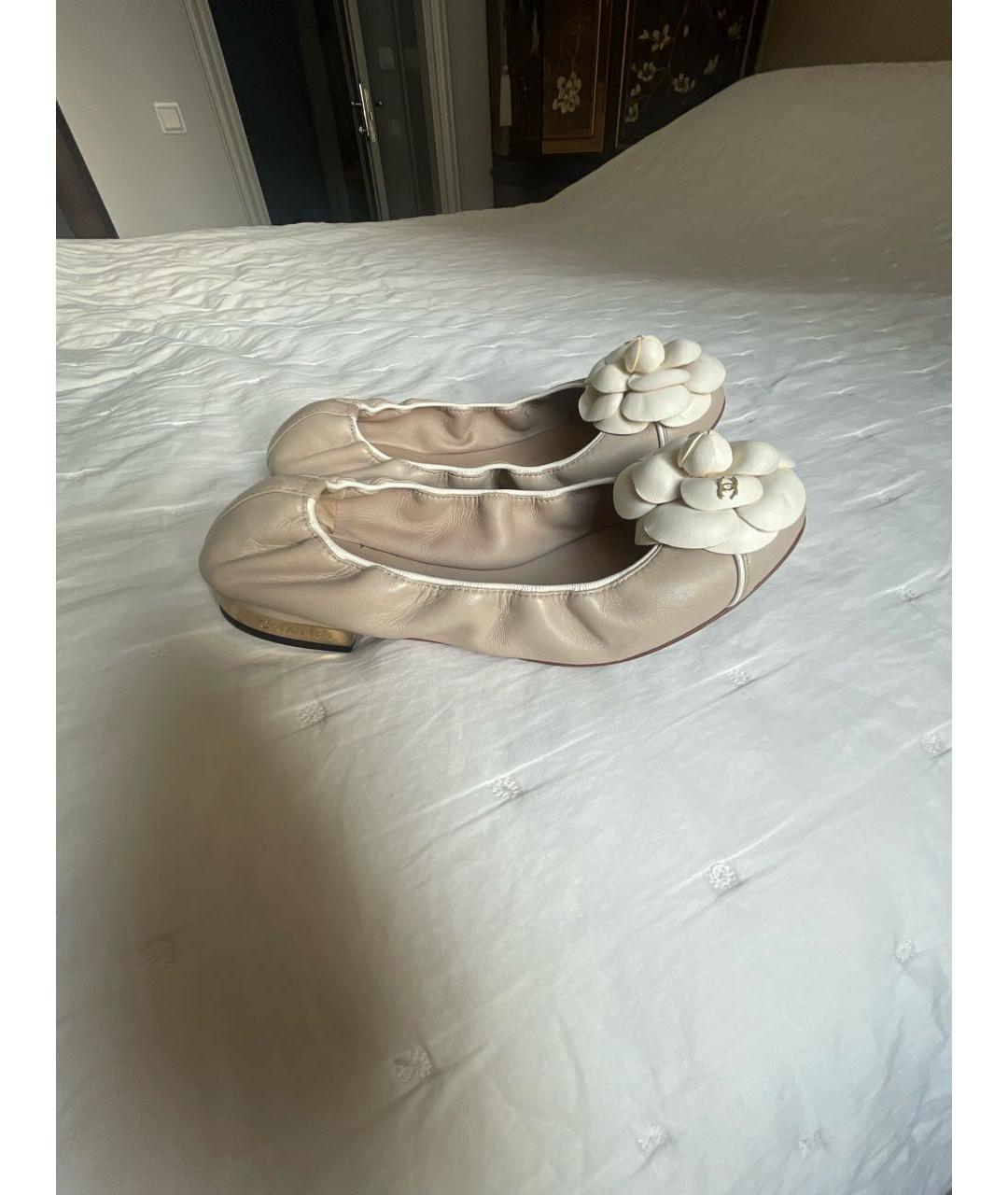 CHANEL Бежевые кожаные балетки, фото 5
