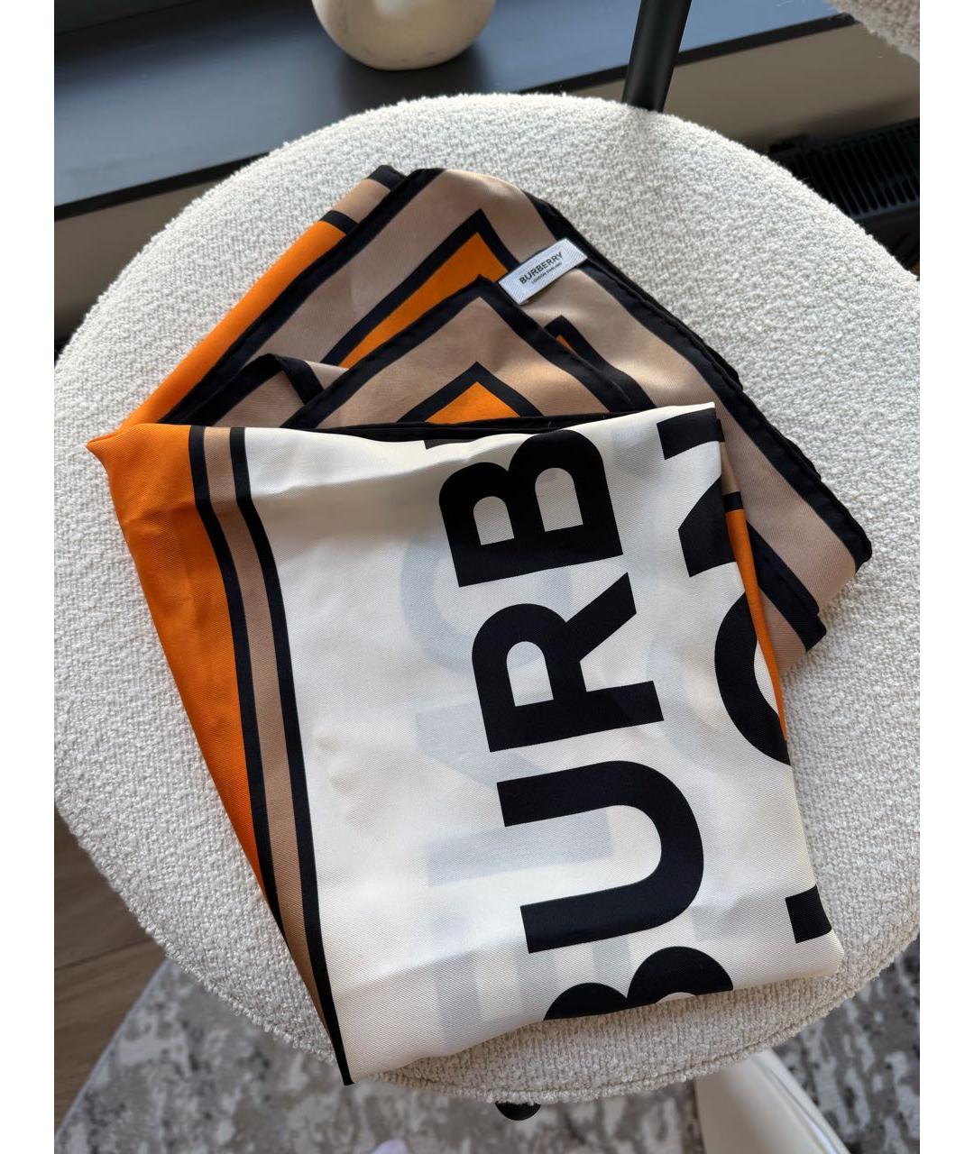 BURBERRY Оранжевый шелковый платок, фото 2